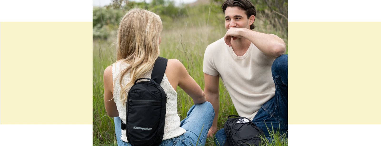 Unge mennesker med sling bag tasker fra The North Face og H2O Fagerholt
