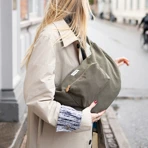 Grøn Conmé Ella bæltetaske. Stort udvalg af Conmé XL bumbags på neye.dk
