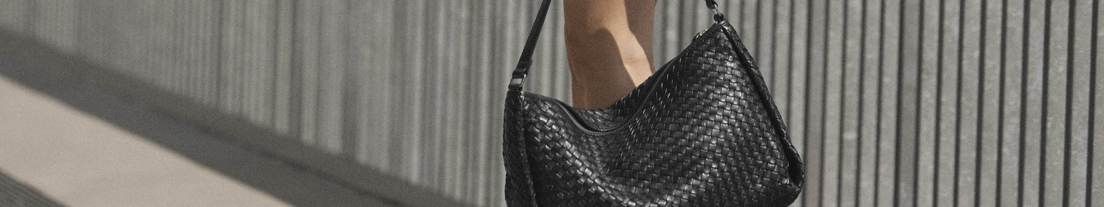 Se nyeste Markberg taske kollektioner på deres brandunivers på neye.dk