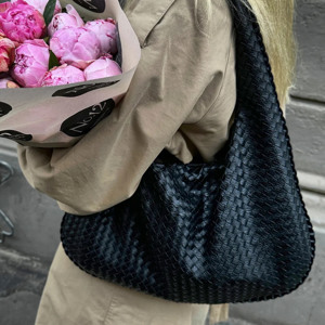 PITAYA Skuldertaske Charlotte 13" Sort