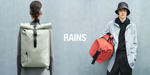 Rains Rolltop Rucksack og Rains Hilo Weekend bag. Stort udvalg af Rains tasker og rygsække på neye.dk