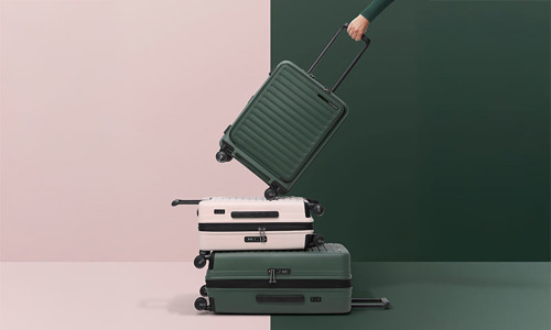 Rosa og grønne Samsonite Restackd kufferter i forskellige størrelser. Se det store udvalg af Samsonite på neye.dk