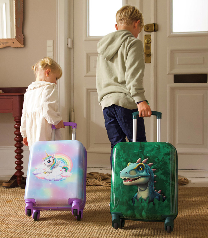 Dreng med Beckmann kuffert. Find det største udvalg af børnekufferter på neye.dk